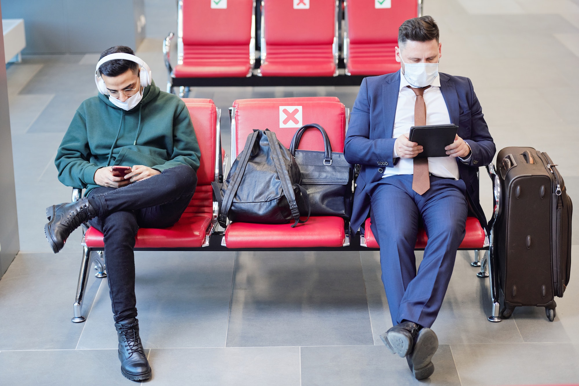 People at the airport during pandemic